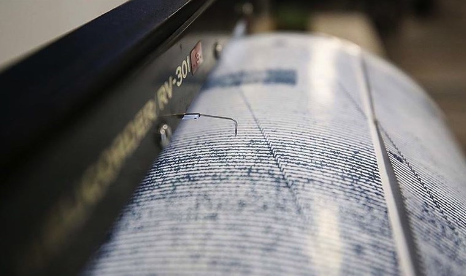 Endonezya’da 6,1 büyüklüğünde deprem meydana geldi